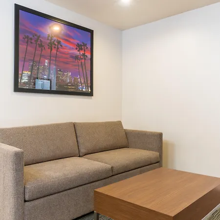 Holiday Inn Express Hollywood Walk Of Fame By Ihg-3